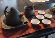 chinease tea set (pot is too big for the tea-tub)